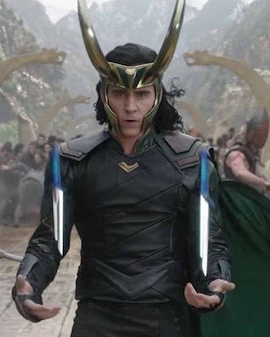 Tom Hiddleston Thor Ragnarok Loki Black Jacket