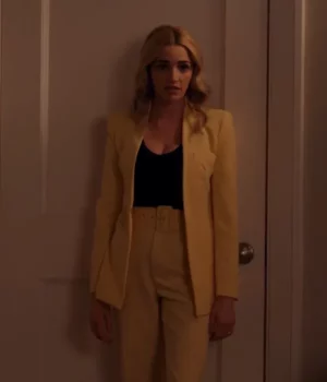 Brianne Howey Ginny & Georgia S02 Yellow Suit