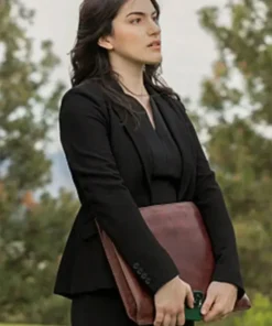 Clara Brewer Yellowstone S05 Blazer