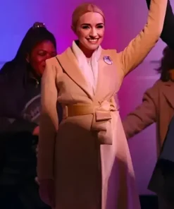 Ginny and Georgia S02 Brianne Howey Beige Wrap coat