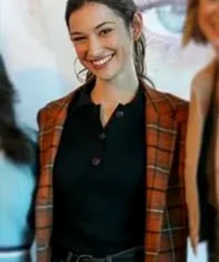 Good Trouble S04 Raisa Plaid Brown Blazer