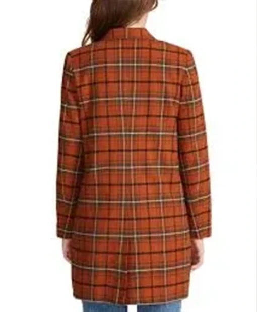 Good Trouble S04 Raisa Plaid Brown Blazer-back
