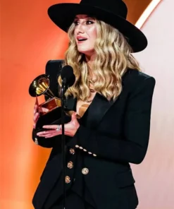 Grammy 2024 Lainey Wilson Black Blazer