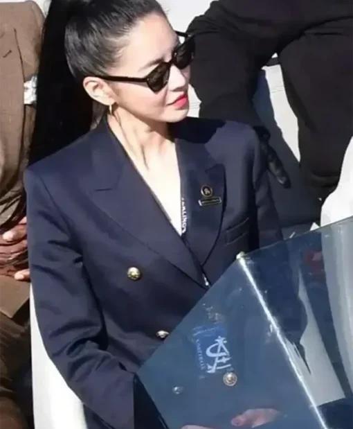 Lift Kim Yoon-ji Blue Suit