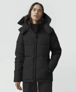 Lyndsay Lamb Unsellable Houses S04 Black Jacket