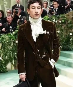 Met Gala 2024 Barry Keoghan Velvet Burberry Suit