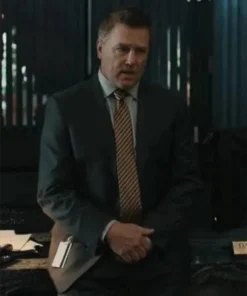 Reacher S02 Robert Patrick Black Suit