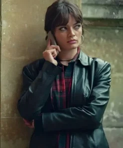 Sex Education S04 Emma Mackey Black Jacket