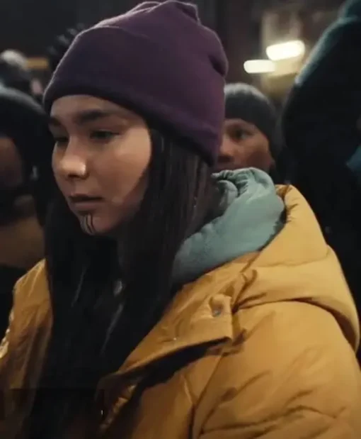 True Detective S04 Annie Kowtok Yellow Puffer Coat