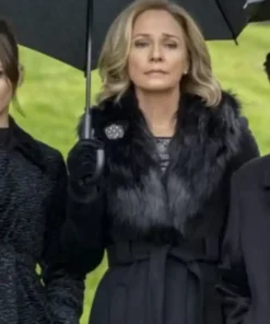 Moira Queen Arrow Season 8 Black Coat