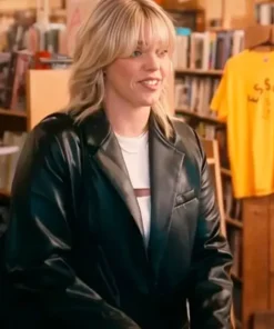 The-Sex-Lives-Of-College-Girls-S03-Renee-Rapp-Leather-Coat