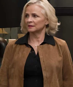 Laurel Hammond-Muntz TV Series Elsbeth S03 Amy Sedaris Brown Suede Jacket