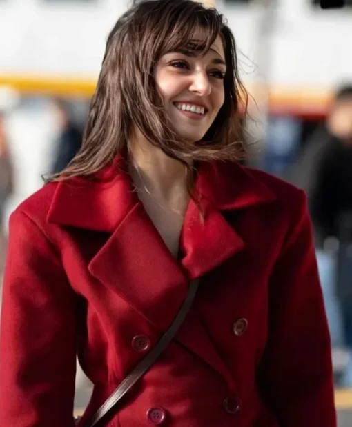 Hande Erçel TV-Series Reminder 2025 Günes Red Wool Coat