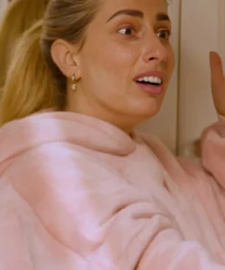 Stacey Solomon Stacey And Joe S2 Pink Velour Snuggie