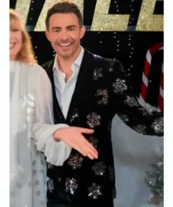 Jonathan Bennett Finding Mr. Christmas S02 Snowflake Print Blazer