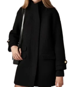 Edie Falco TV-Series Mayor of Kingstown Season 04 Nina Hobbs Black Coat