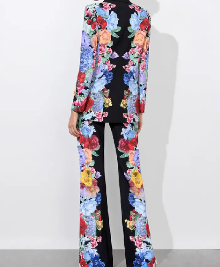 Access Daily 2025 Trisha Yearwood Black Floral Blazer - Image 3