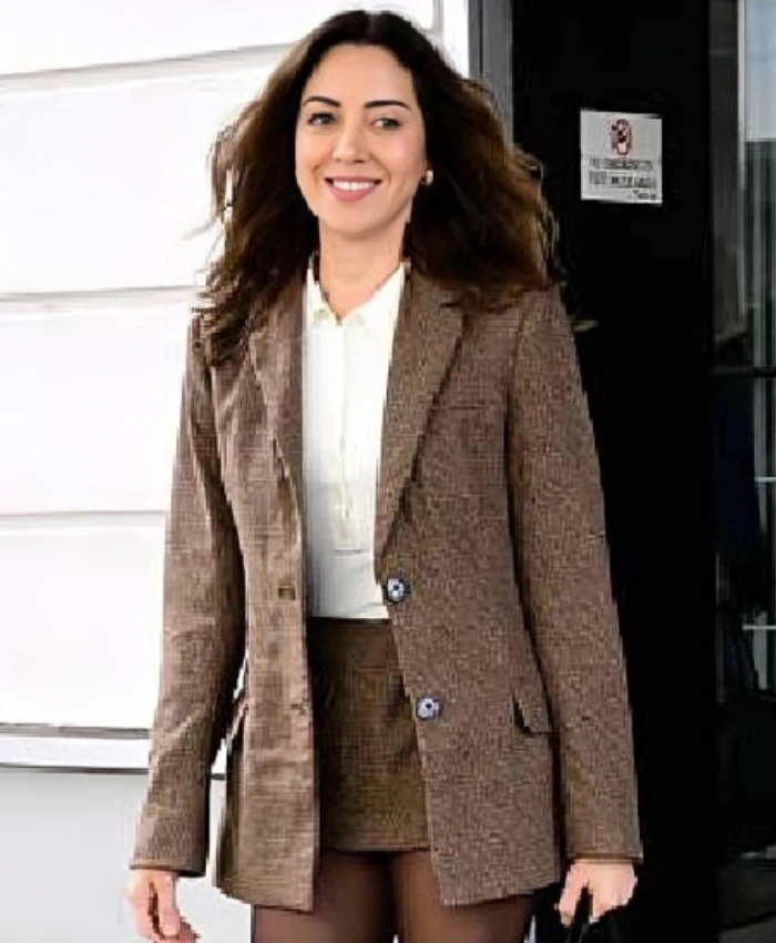 Aubrey Plaza NYC 2025 Brown Blazer