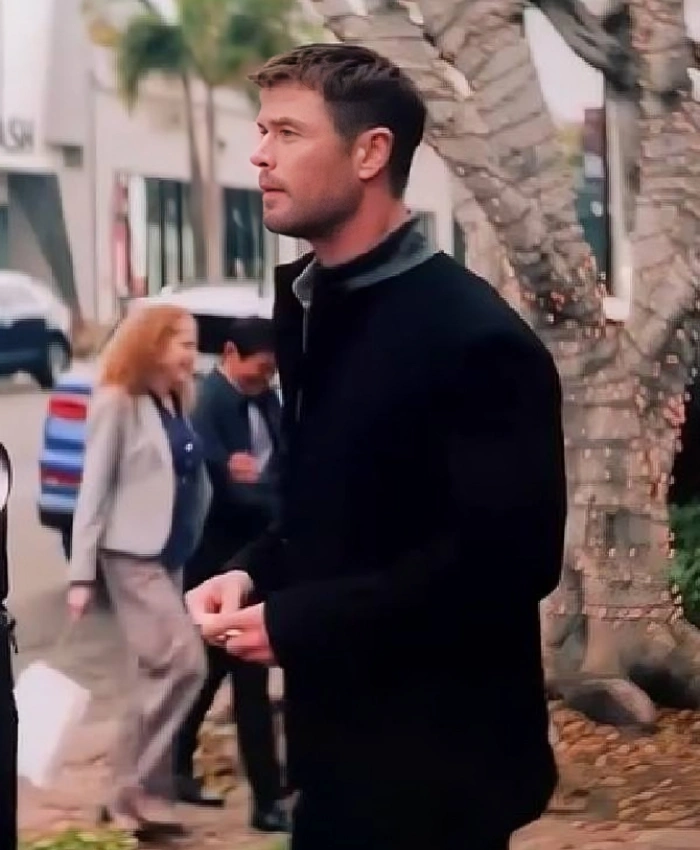 Chris Hemsworth Crime 101 Black Coat - Image 4