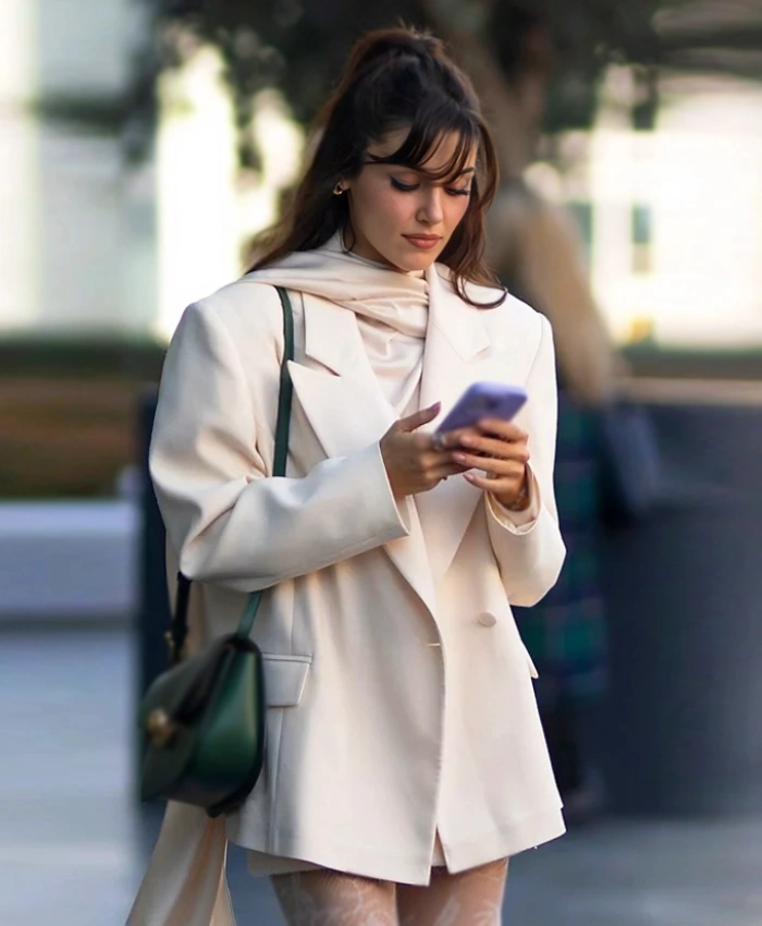 Hande Ercel TV Series Reminder 2025 Gunes White Suiting Fabric Coat