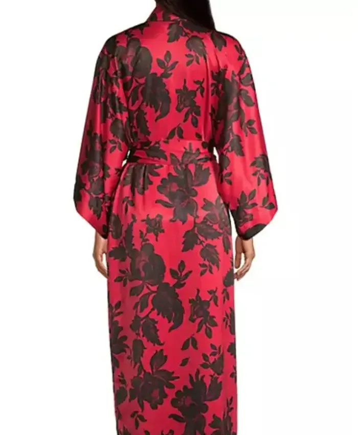 Linda Cardellini No Good Deed S01 Floral Robe - Image 3