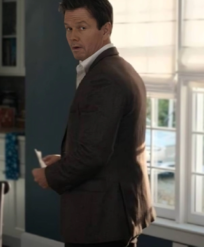 Mark Wahlberg Play Dirty 2025 Brown Blazer