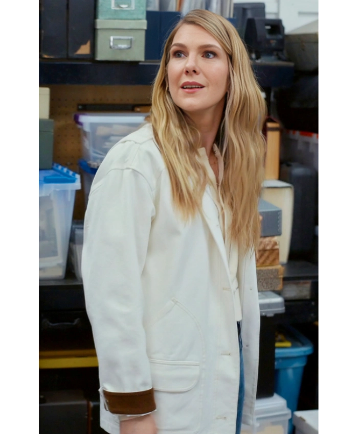 Megan TV Series Shrinking S03 Lily Rabe Contrasting White Jacket