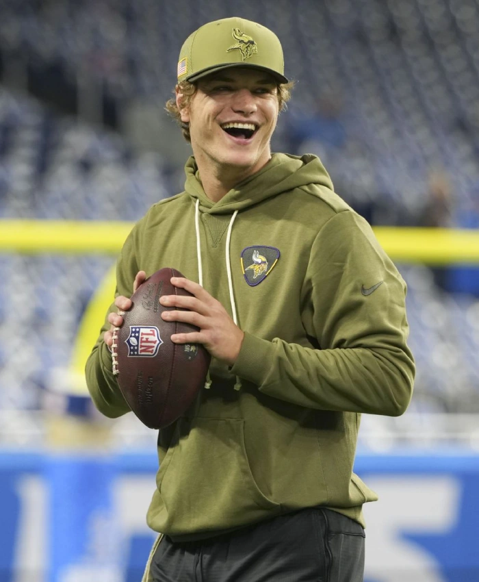Minnesota Vikings Salute To Service 2025 J.J. McCarthy Green Hoodie