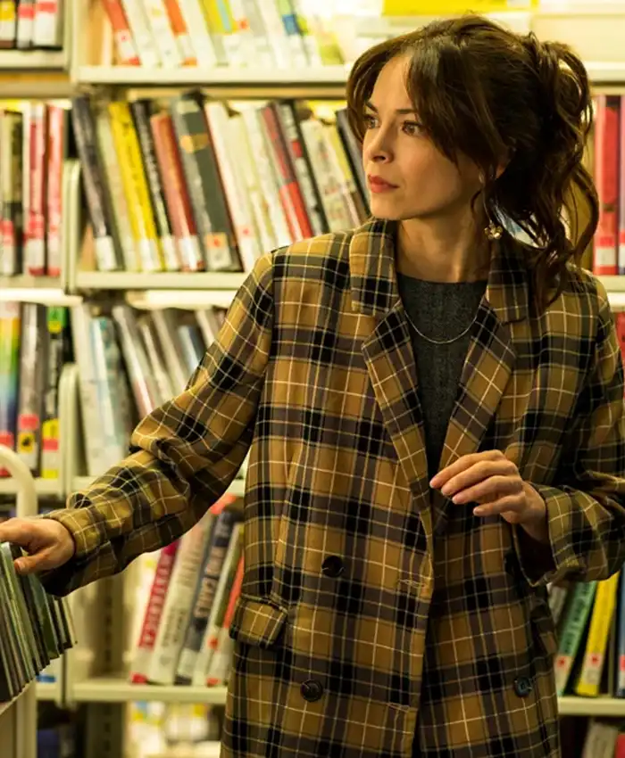 Murder In A Small Town Kristin Kreuk Blazer