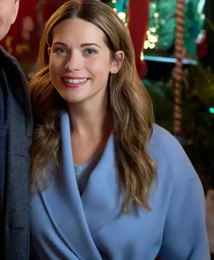 Single On The 25th Lyndsy Fonseca Coat
