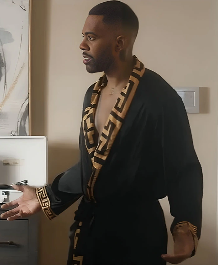Style Me for Christmas 2024 Tedee Maxwell Black Robe
