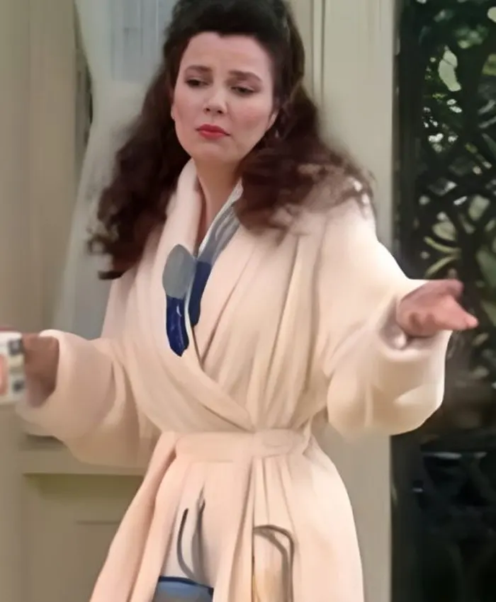 The Nanny S01 Fran Drescher Breakfast OFF-White Robe