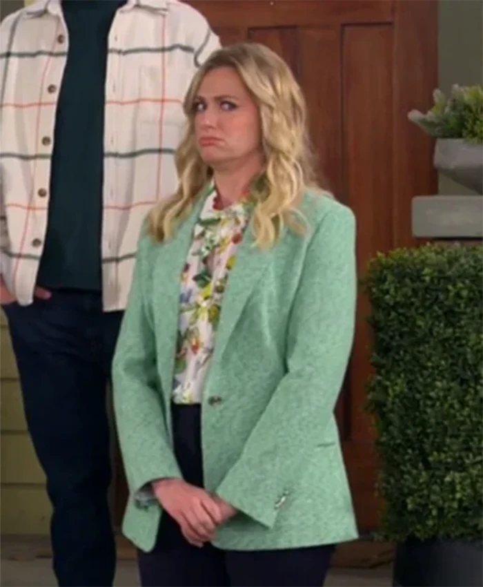 The Neighborhood S07 Gemma Green Blazer