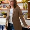 Tracker S02 Amy Pietz Camel Brown Blazer