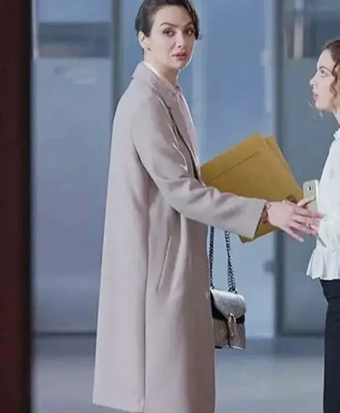 As The Crow Flies S01 Lale Kiran Beige Coat