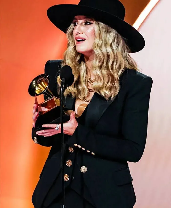 Grammy 2024 Lainey Wilson Black Blazer