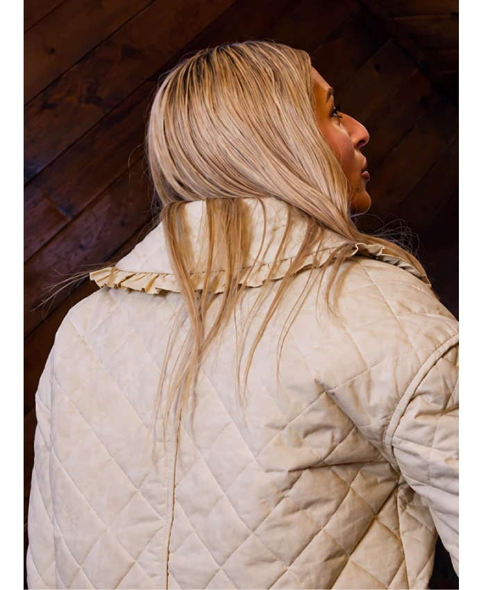 Jasmine Roth Mini TV-Series Roast My Rental 2026 Quilted Beige Jacket