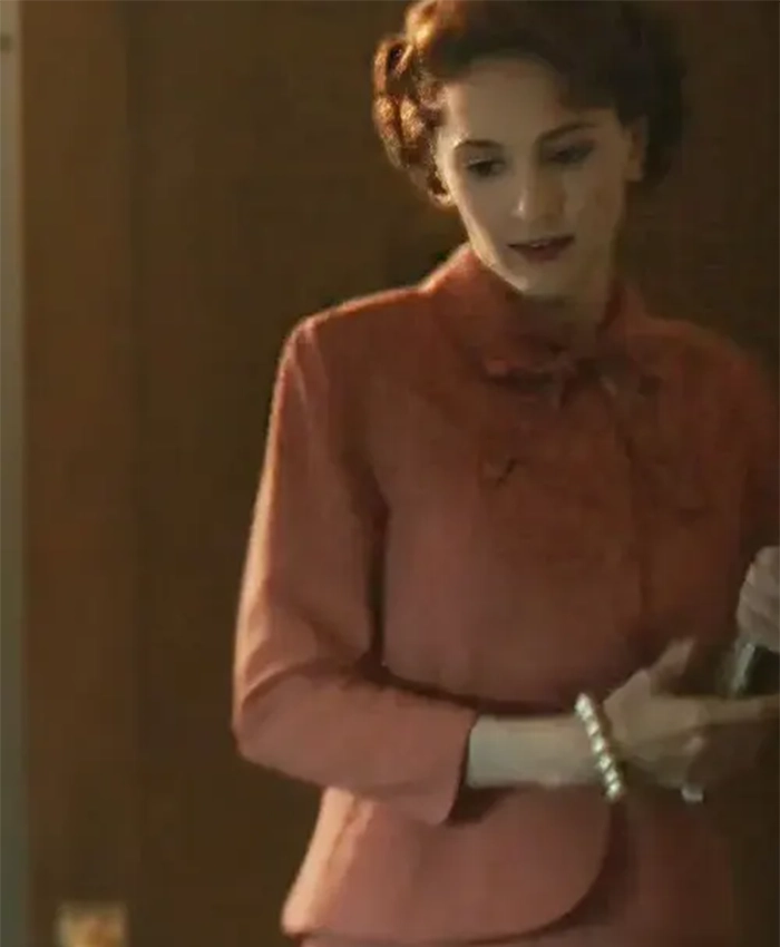 Lessons In Chemistry S01 Fran Frask Pink Coat