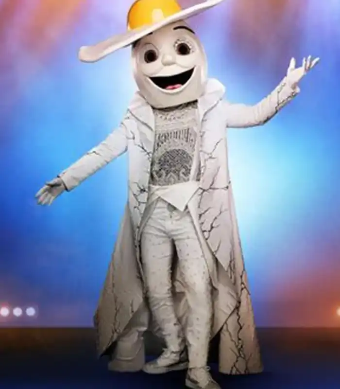 The Masked Singer S02 Johnny Weir Long White Coat